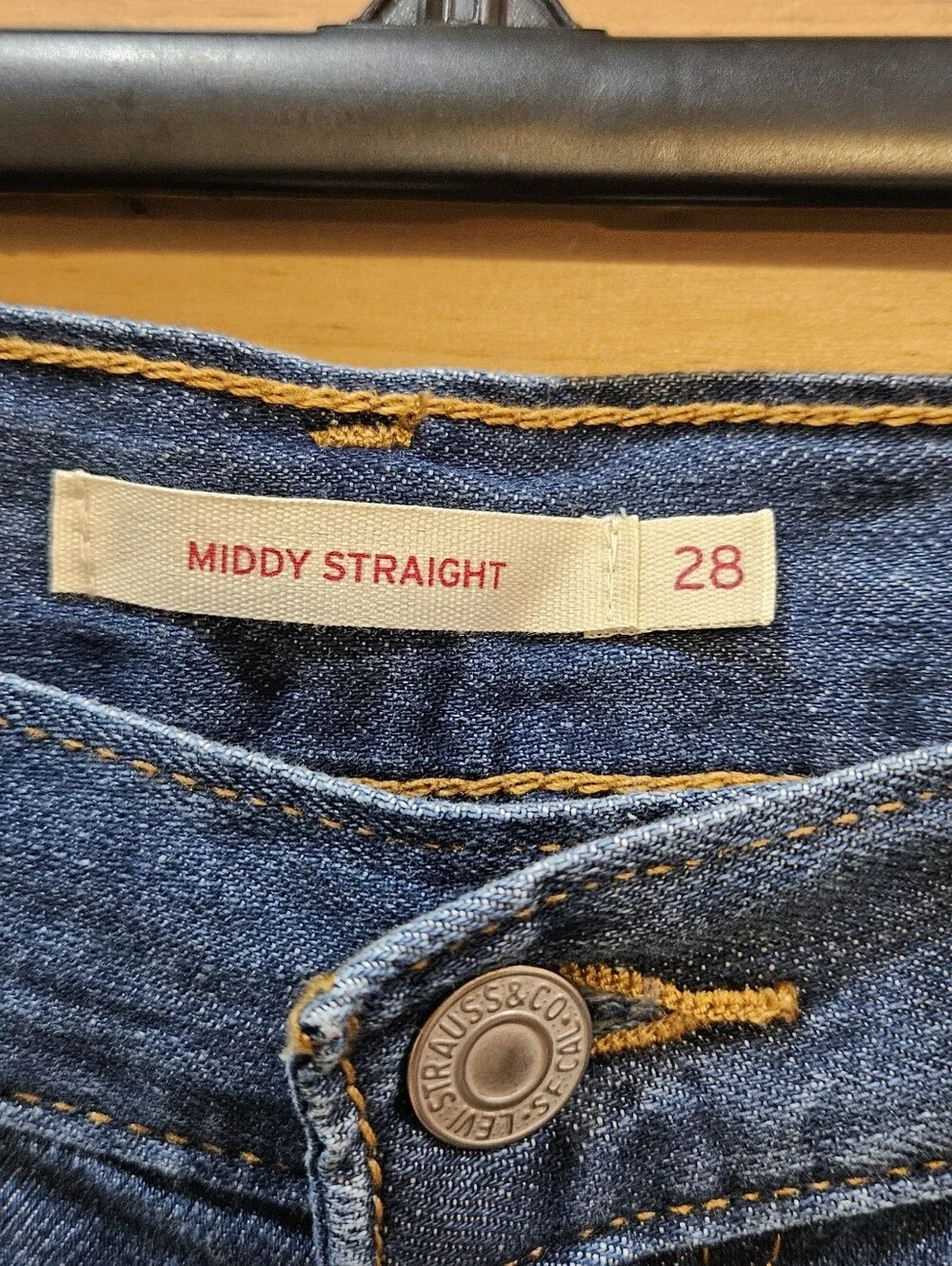 NWT | Levi's Middy Straight Jeans | 28×30